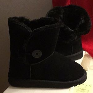 Black Uggs